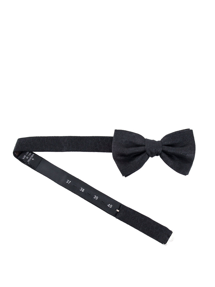 Silk bow tie