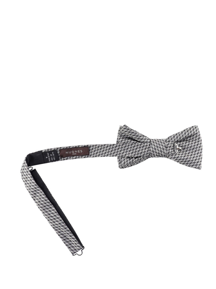 Silk bowtie