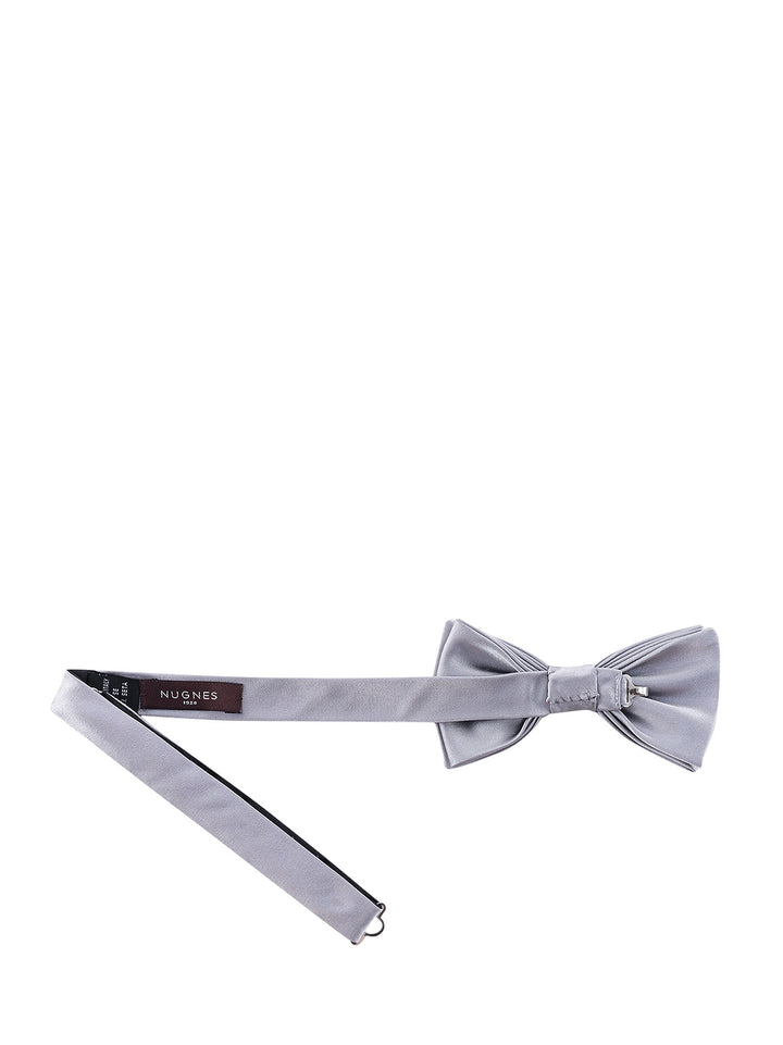 Silk bow tie