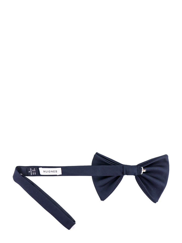 Silk bow tie