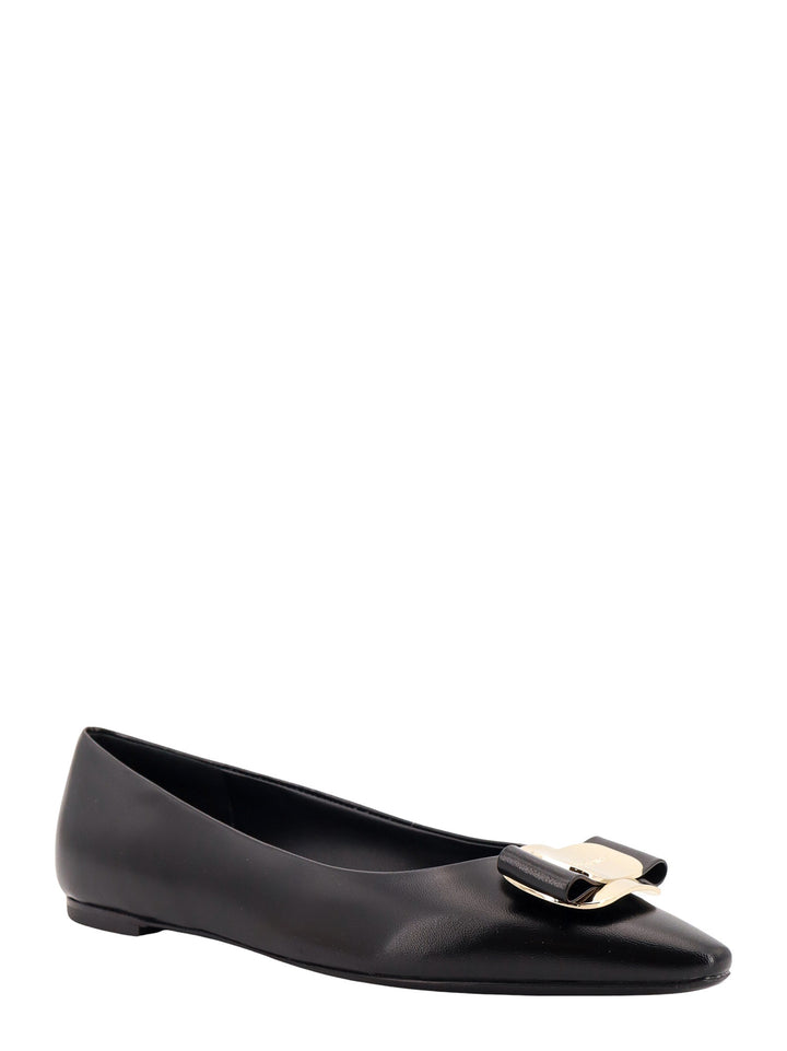 Leather ballerinas with iconic Vara bow