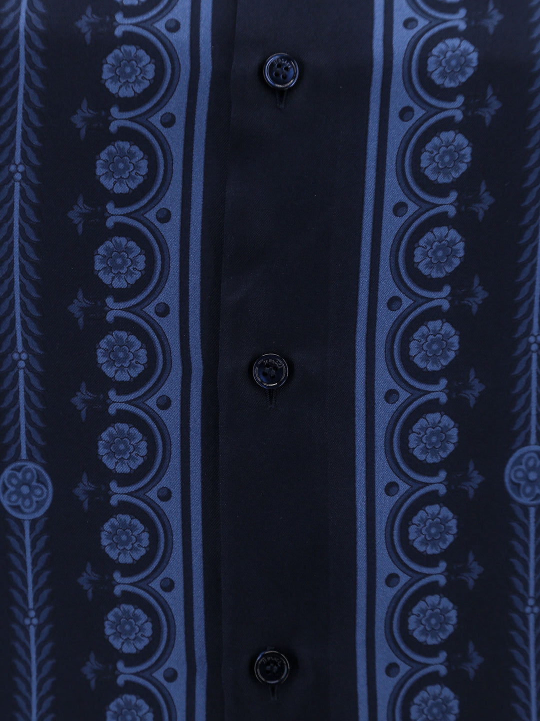 Informal silk shirt with Baroque print