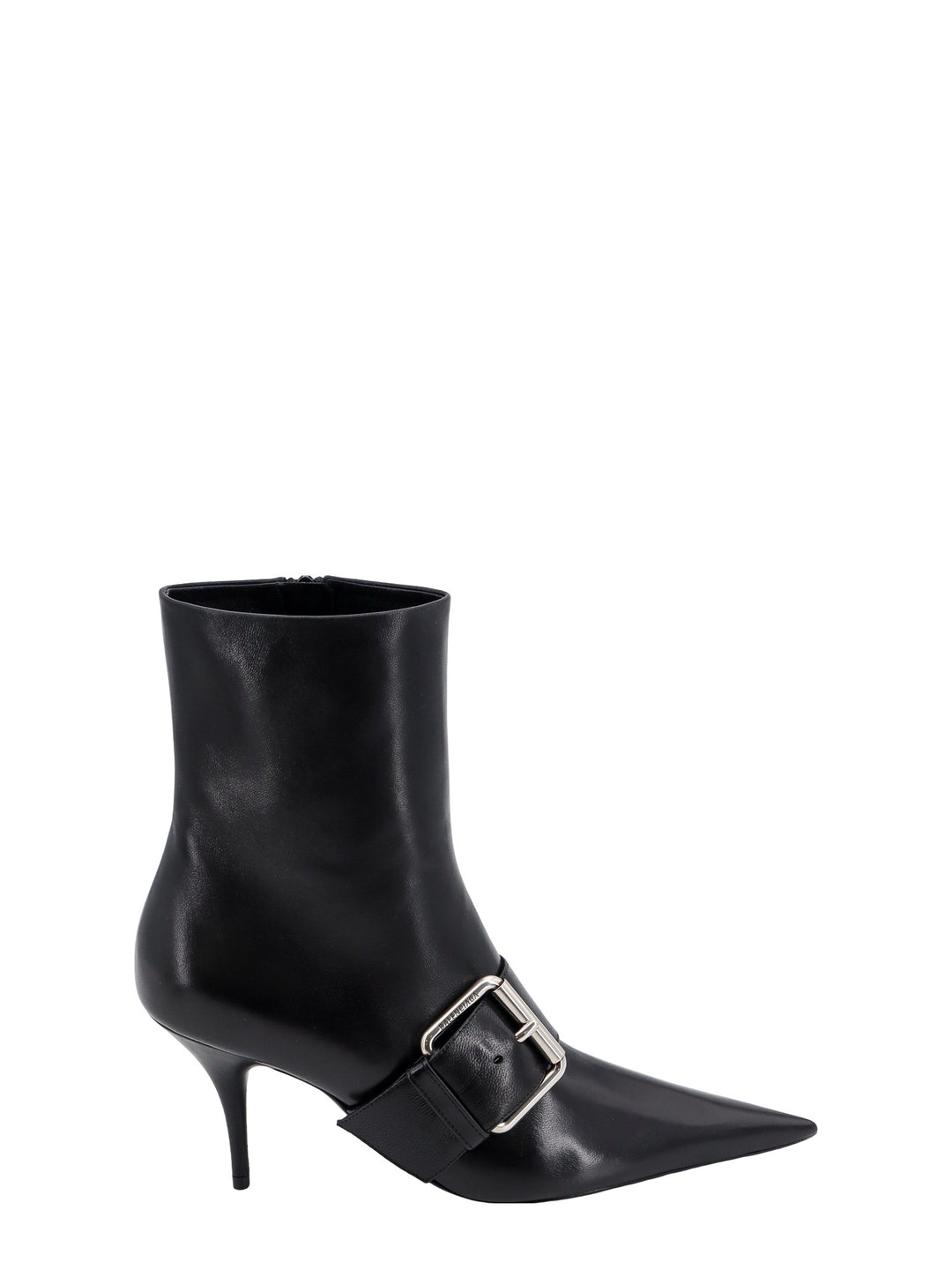 Leather ankle boots with maxi buckle