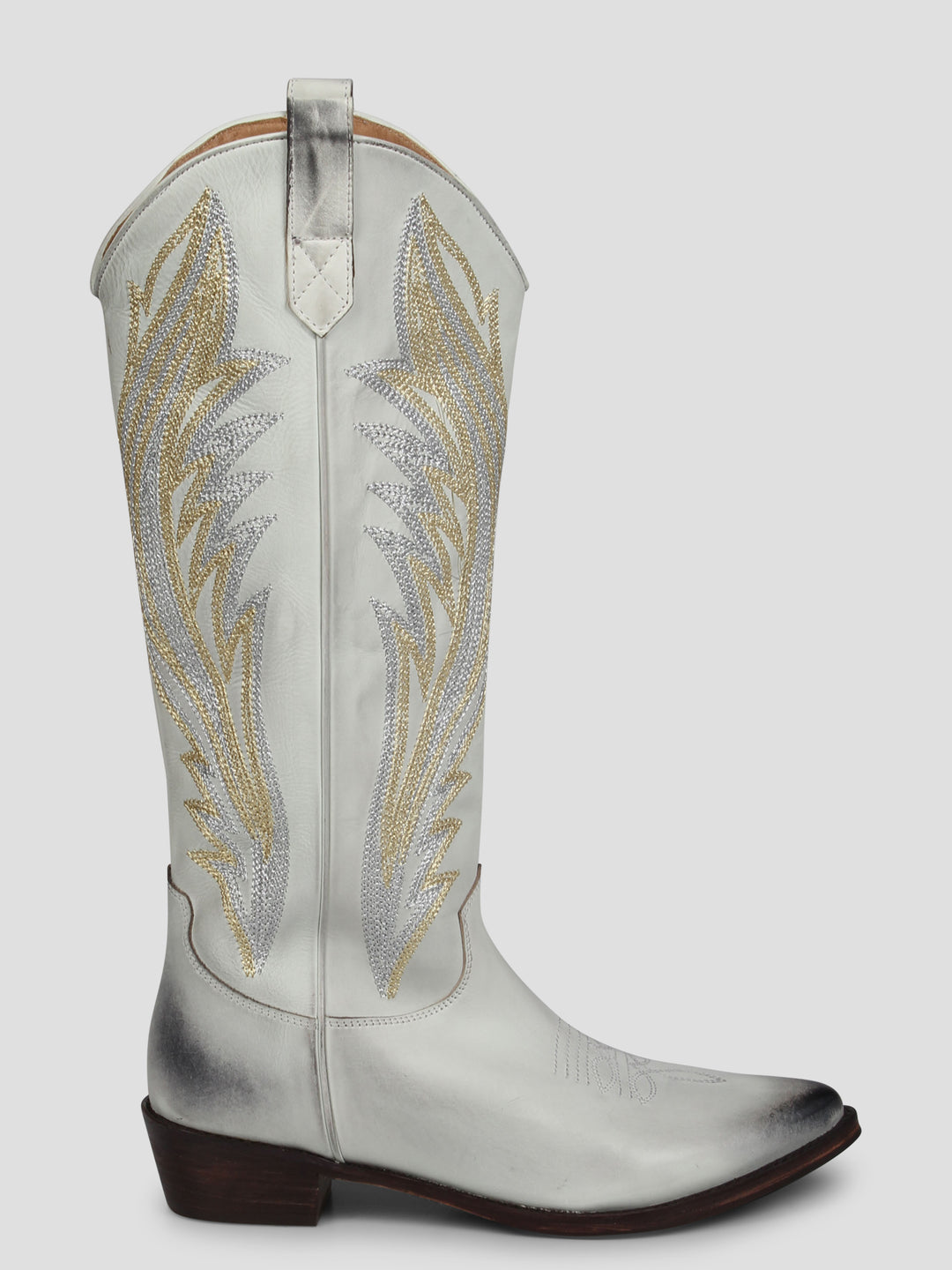 Threads embroidery leather boot