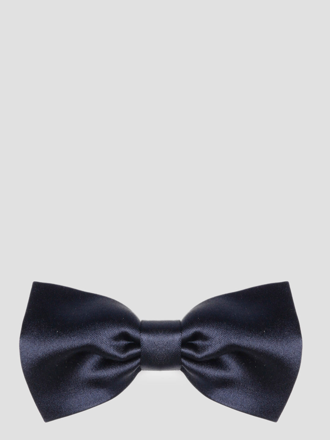 Silk bow tie