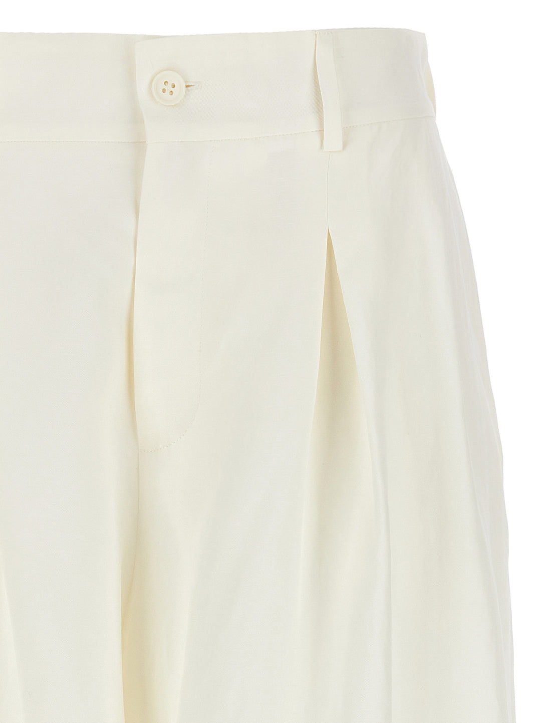 Raisa Bermuda, Short White