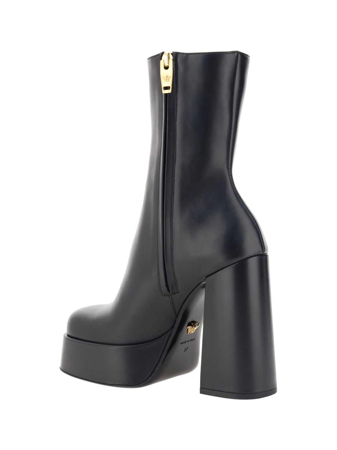 Leather ankle boots with plateau